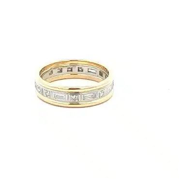 Yellow gold wedding ring, custom made, inbezel, diamonds